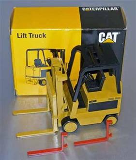 Gabelstapler 1/25 NZG M-50B Caterpillar!!!!!!!!!!!