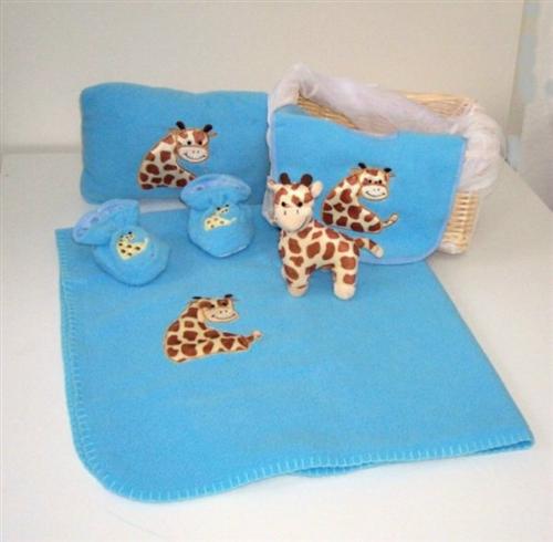 Giraffe Pl&uuml;sch Set im Weidenkorb Blau