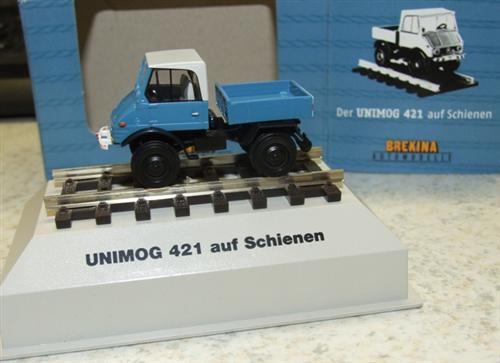 Brekina 39077 Unimog 421 Schienenfahrzeug ohne Antrieb
