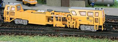 Hobbytrain Spur N 23500 Gleisstopf Maschine Duomatic + Bauzugwagen 7514