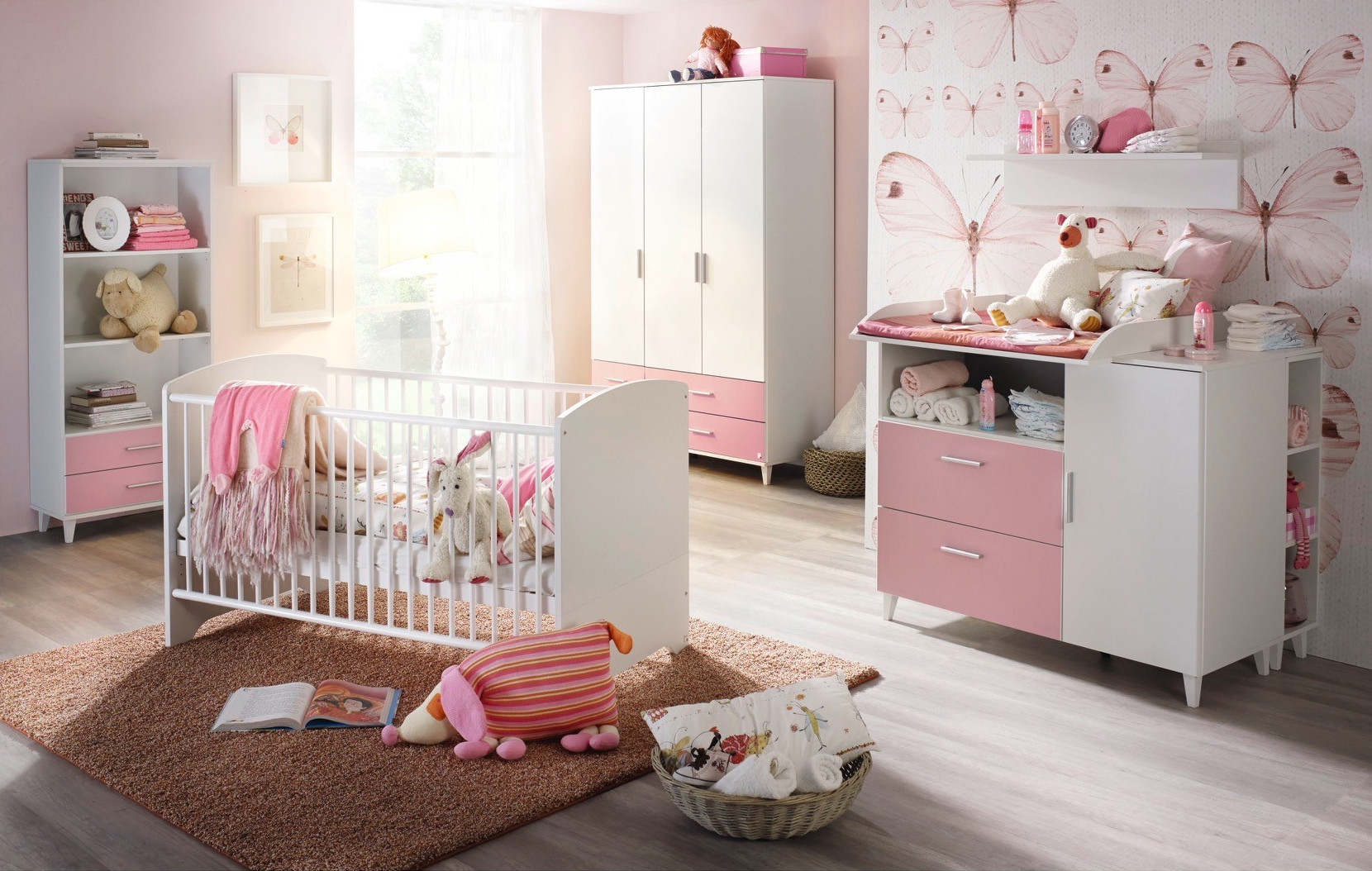 Babyzimmer Aik in Weiß und Rosa Mädchenzimmer von RAUCH