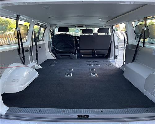 Komplett Teppich Fußmatte passend für VW T5 Transporter Caravelle Radstand  lang