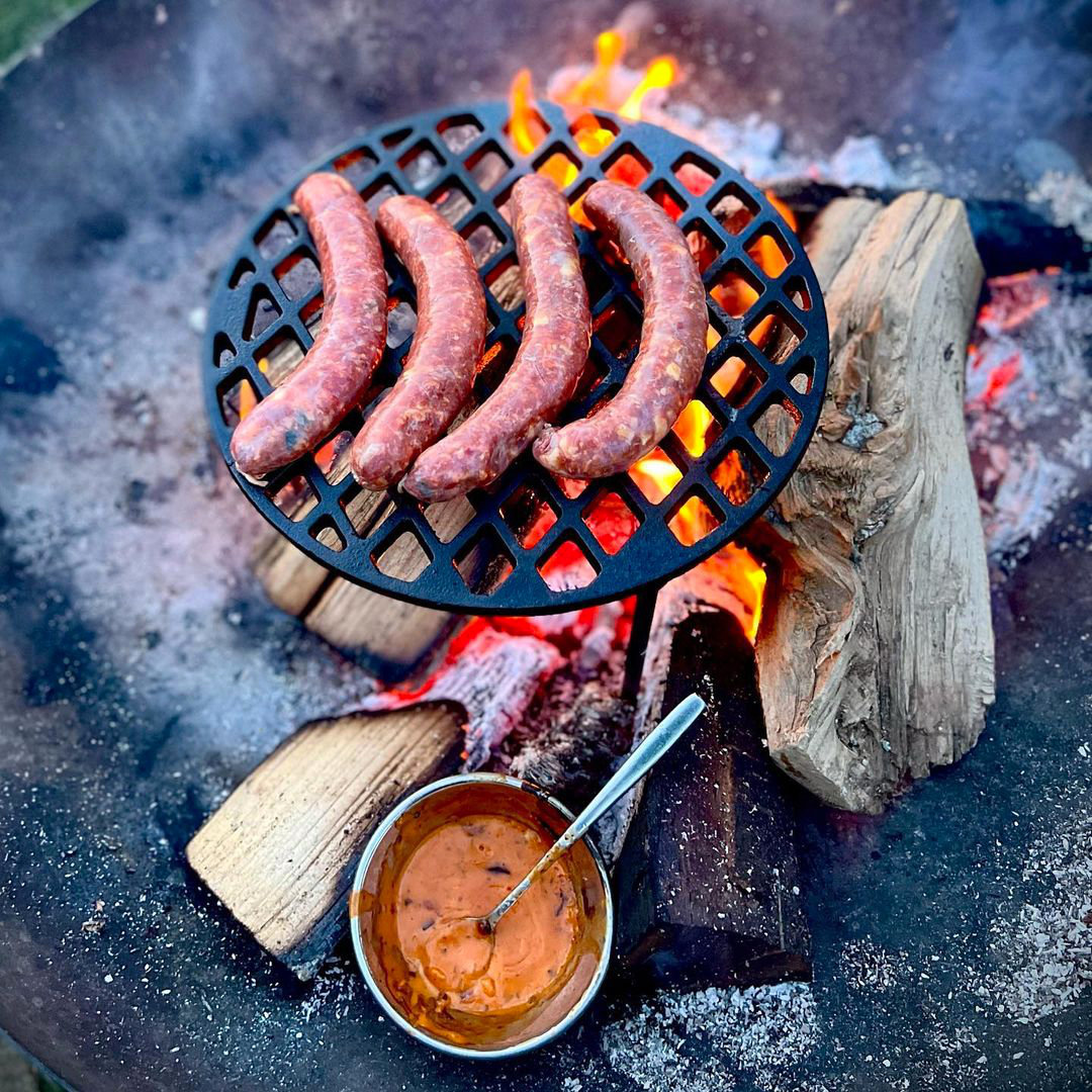BBQ-Toro Gusseisen Grillrost Ø 30 cm mit 3 Beinen | rundes + eingebranntes Grillgitter | Zubehör