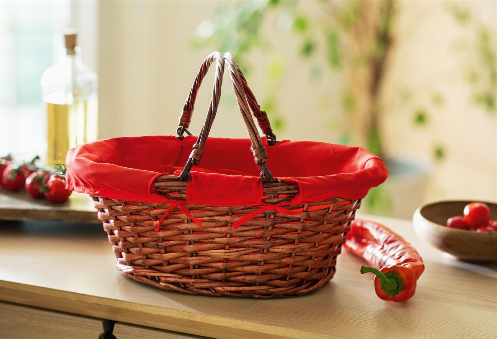 Einkaufskorb aus Weide, oval, mit rotem Textilbezug, umlegbare Henkel,  stapelbar, SB Korb, Dekokorb