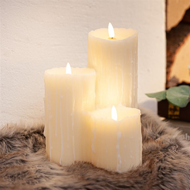 3 LED-Kerzen 'Creme', flammenlose flackernde Echtwachs Stumpen Kerzen, Teelichter