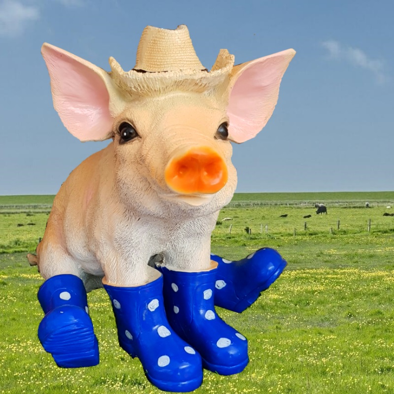 Gartenfigur Schwein Ferkel mit Hut und blaue Stiefel 10552