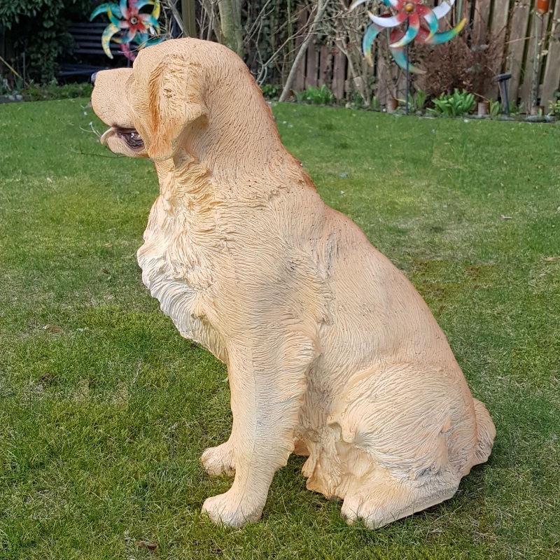 Castagna Deko Figur Hund H 24 cm Dekofigur Tierfigur Hundefigur Golden  Retriever Welpe sitzend aus Resin