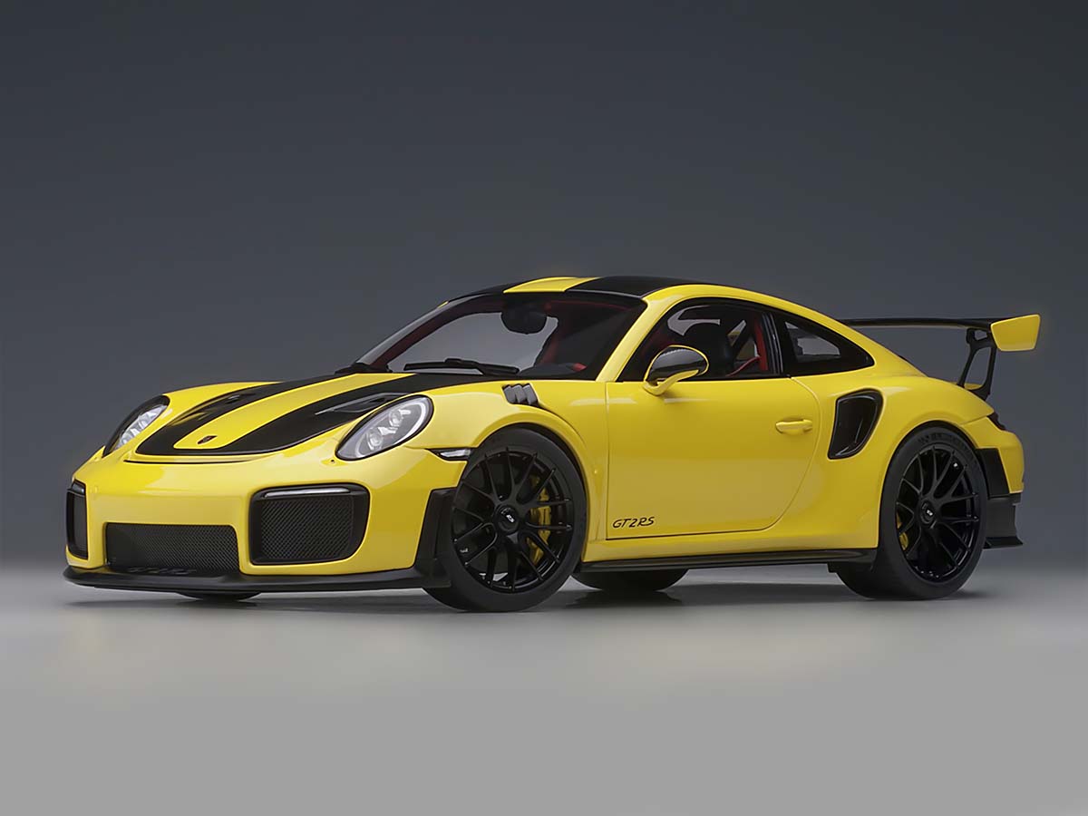 AUTOart Porsche 911(991.2) GT2 RS Weissach Package 2017 Racing Yellow 1:18 78172