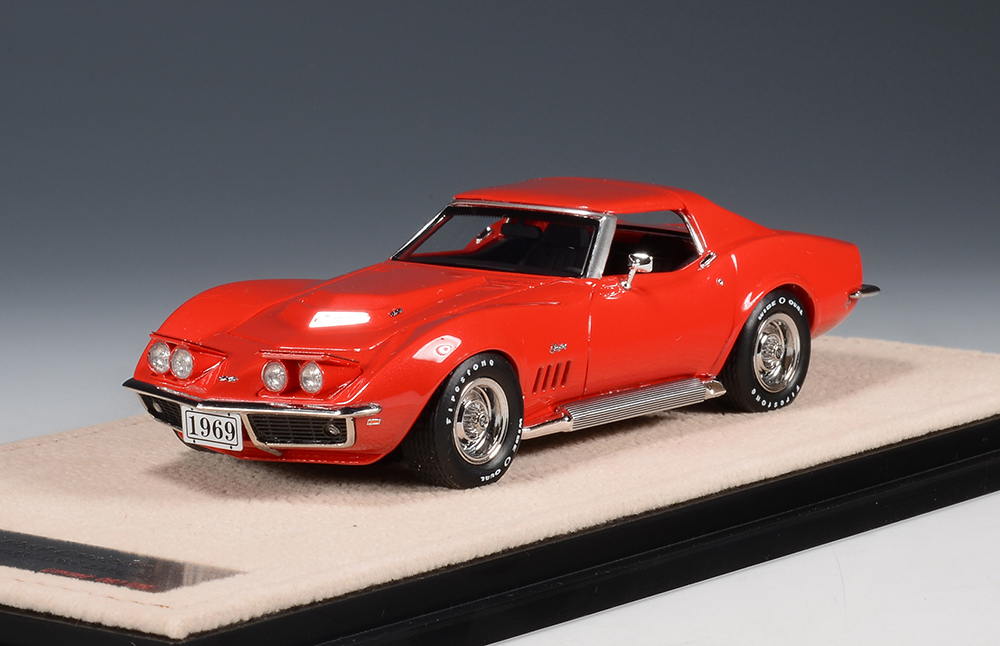 Stamp Models Chevrolet Corvette L88 Coupe Open Headlight/Closed 1969 Red 1:43 STM690004