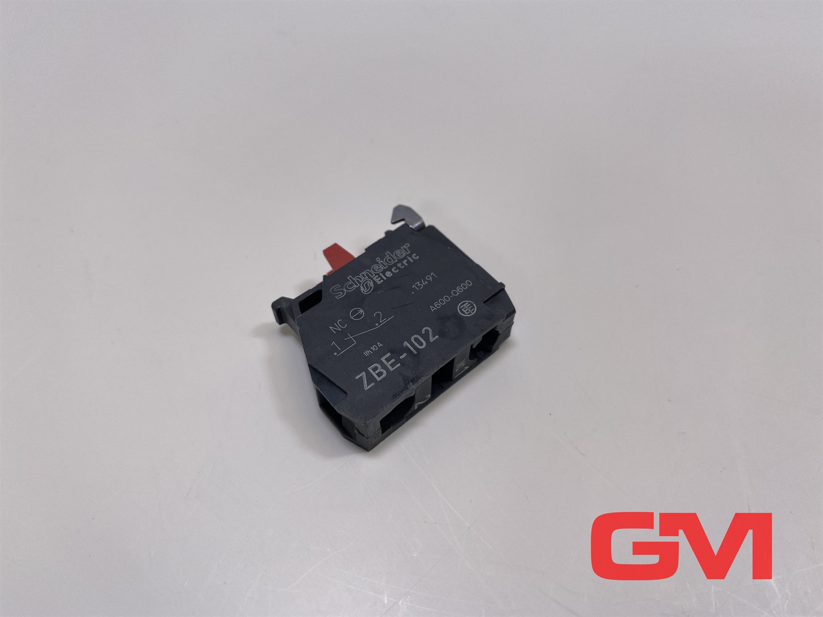 ZBE102 Schneider Electric, Łączniki i aparatura modułowa