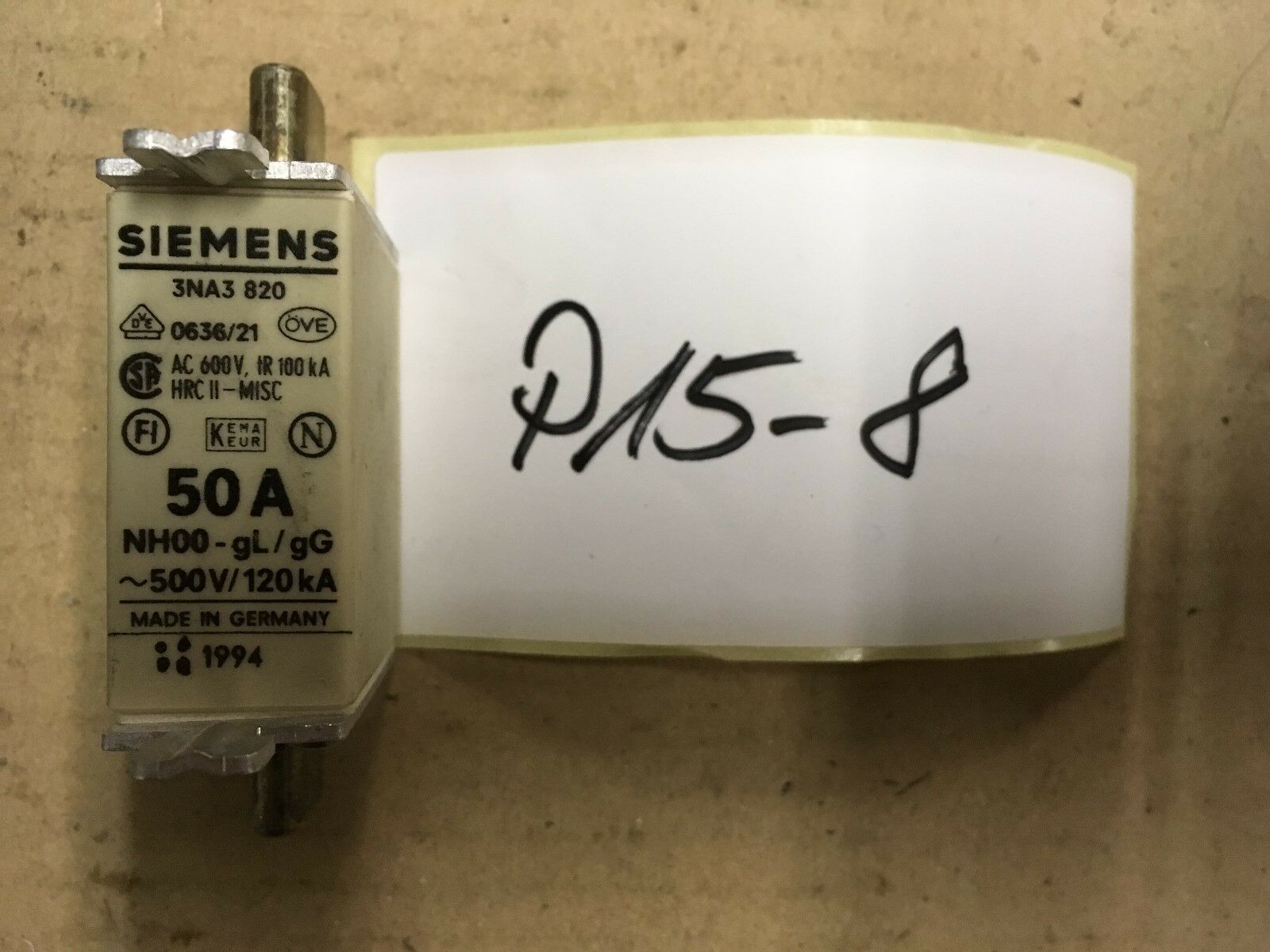 3NA3820 Siemens, Wyłączniki automatyczne i bezpieczniki