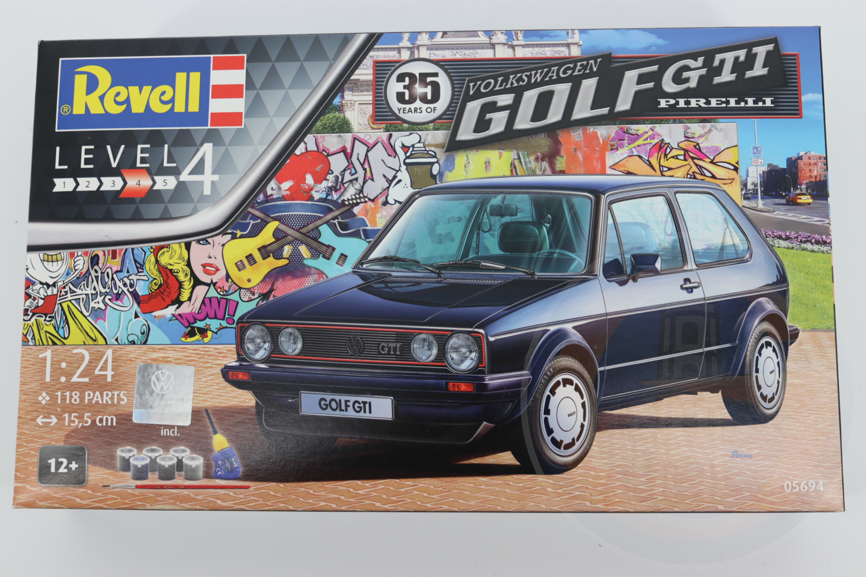 Original  Revell 05694 Modellbausatz "35 Years of the VW Golf GTI Pirelli" 1:24