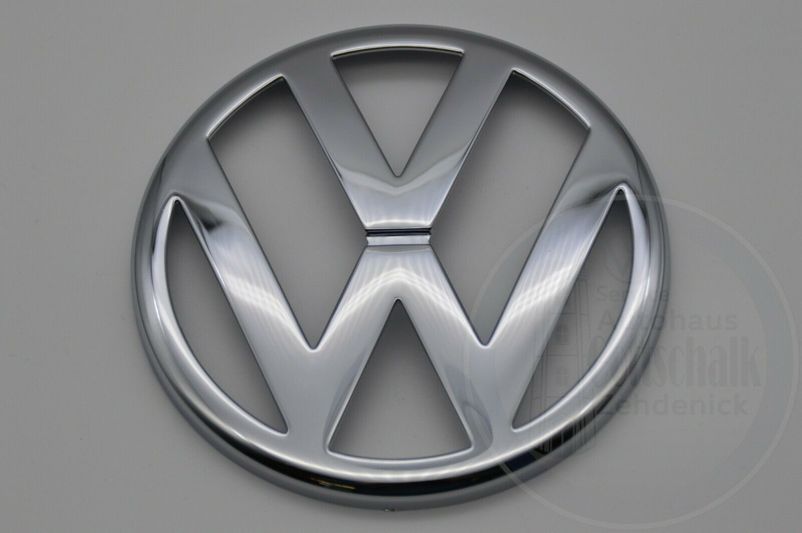 Original VW Golf IV chrom VW Emblem vorn für den Kühlergrill 1J0853601 FDY