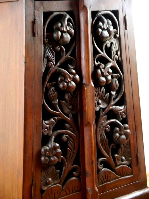 Asiatischer Massivholzschrank, Schnitzerei, Kommode,Nachtschrank