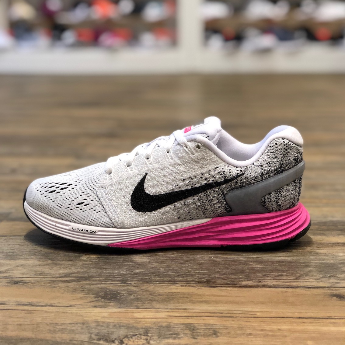 Details zu Nike Lunarglide 7 Gr.35,5 Schuhe Lauf Damen Neu 747356 106 Details zu Nike Lunarglide 7 Gr.35,5 Schuhe Lauf Damen Neu 747356 106