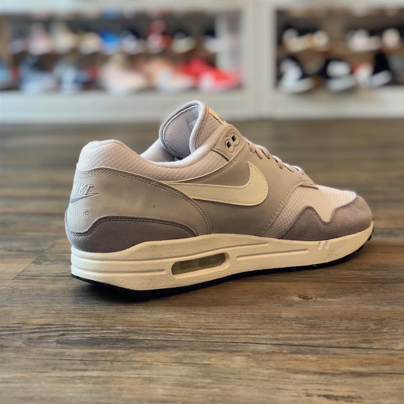 Details about Nike Air Max 1 Essential Gr.44 Schuhe Sneaker grau Herren 270 AH8145 011 Details about Nike Air Max 1 Essential Gr.44 Schuhe Sneaker grau Herren 270 AH8145 011