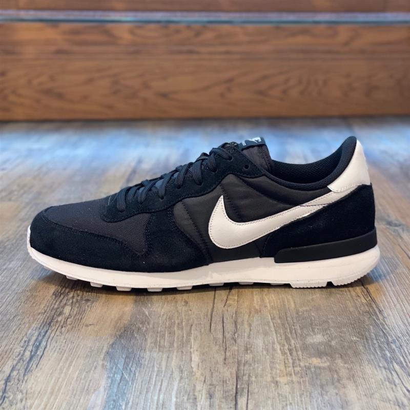 nike internationalist 45