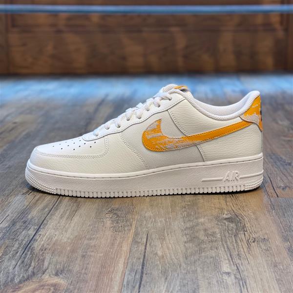 Nike Air Force '07 weiß orange FN3419 100 Damen Sneaker
